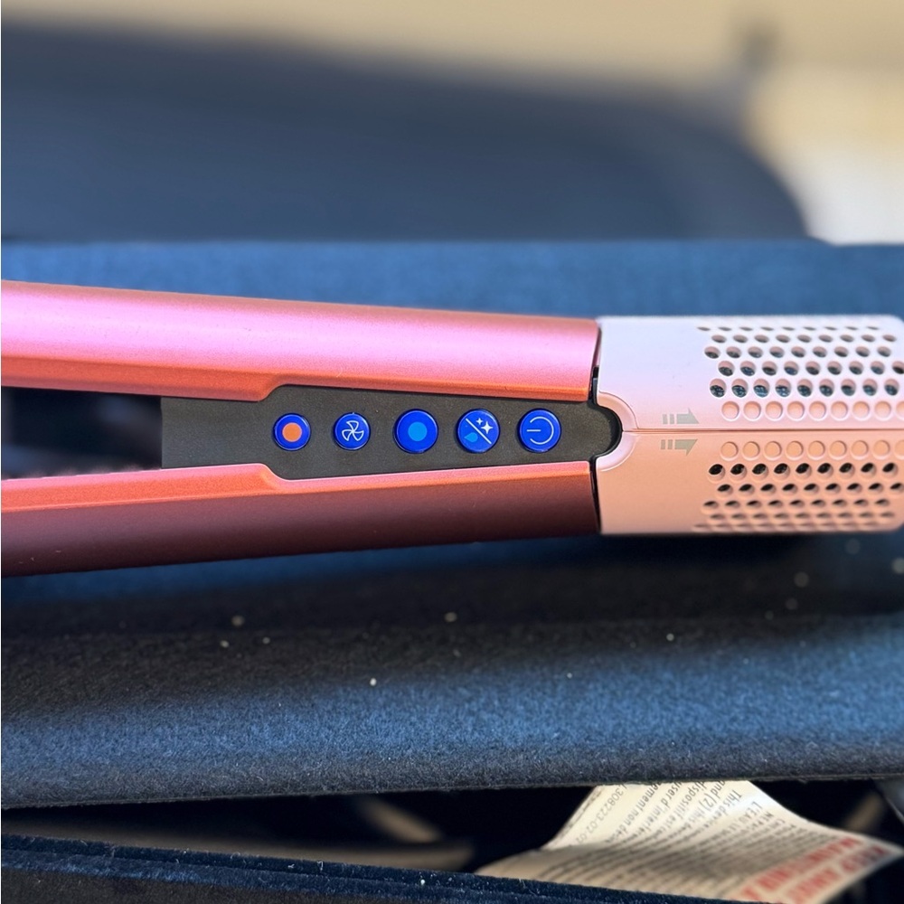 Dyson Pink Hair Styling Tool - Picture 3 of 4